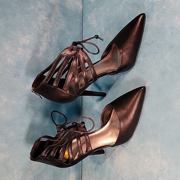 💛4 Inch BCBGeneration Stilletto Heels with Ankle Straps and Rear Zippers - Picture 2 of 10